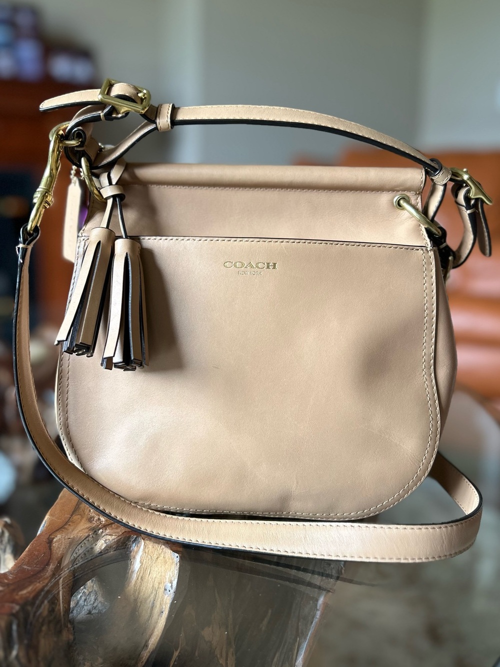Coach Leather Turnlock Shoulder Bag in Beige | Excellent Condition - Picture 2 of 9